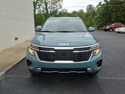 Used 2025 Kia Seltos EX FWD image 2