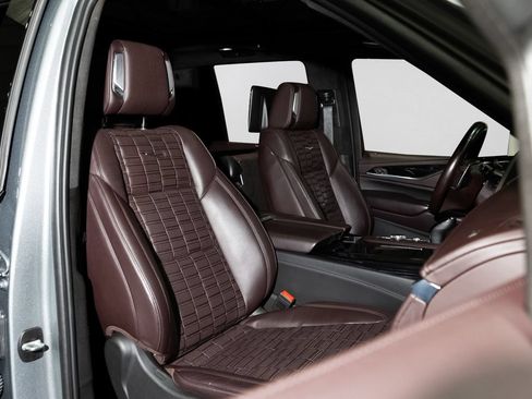 Used 2024 Cadillac Escalade V w/ LPO, ONYX Package AWD/4WD image 17