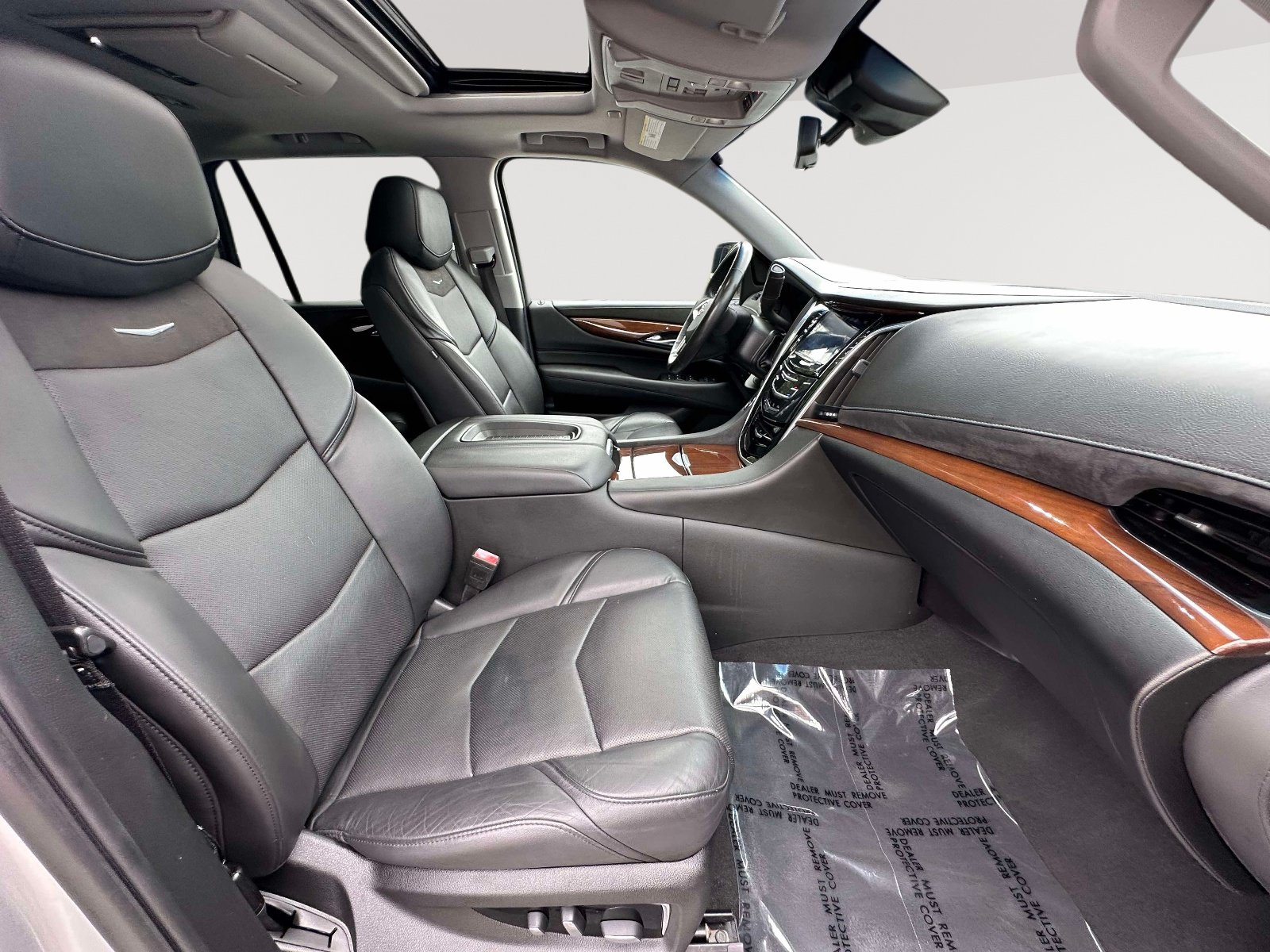 Used 2020 Cadillac Escalade Premium Luxury AWD/4WD image 27