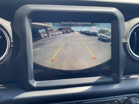 Used 2022 Jeep Wrangler Unlimited Sahara w/ Safety Group AWD/4WD image 32