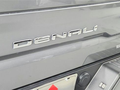 Used 2021 GMC Sierra 1500 Denali w/ Technology Package AWD/4WD image 22