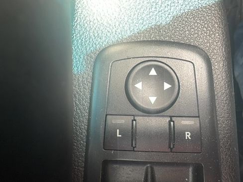 Used 2018 RAM 2500 Tradesman w/ Chrome Appearance Group AWD/4WD image 18