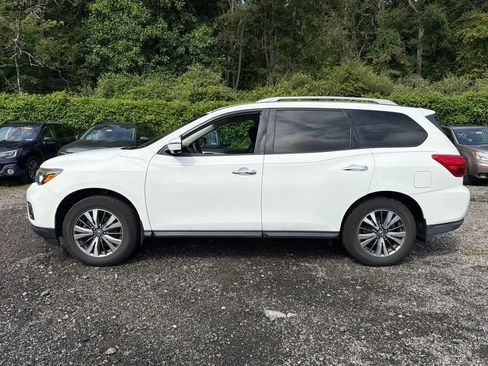 Used 2017 Nissan Pathfinder SL w/ SL Tech Package AWD/4WD image 5