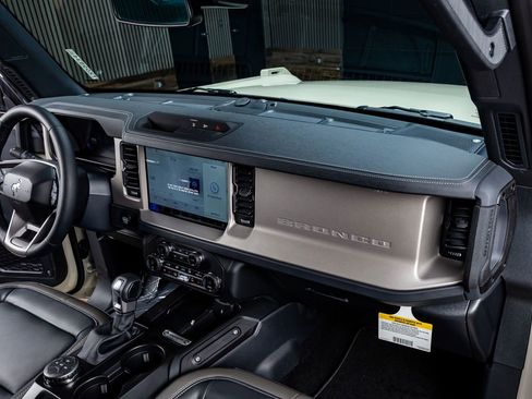 Used 2026 Ford Bronco Outer Banks AWD/4WD image 17
