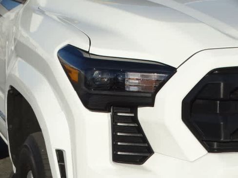 Used 2025 Toyota Tacoma SR5 image 5
