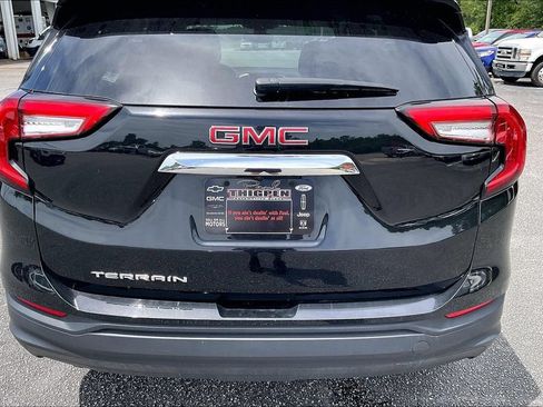Used 2024 GMC Terrain SLE FWD image 8