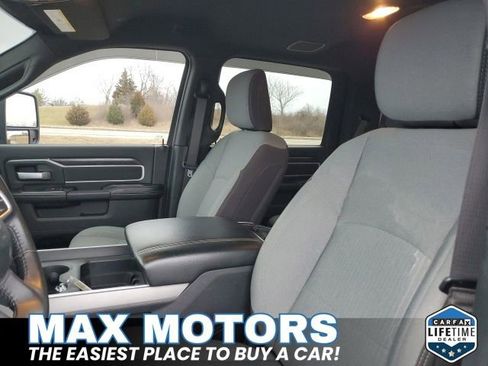 Used 2024 RAM 3500 Big Horn w/ Towing Technology Group image 18