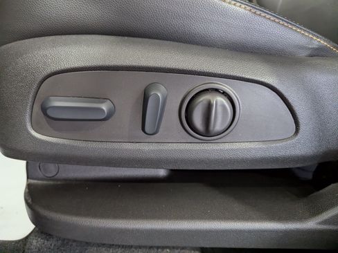 Used 2023 Chevrolet Equinox Premier AWD/4WD image 14