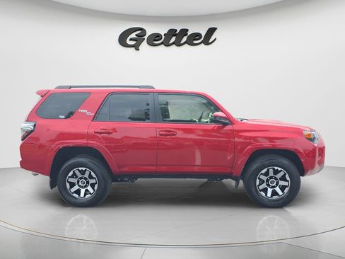 Used 2022 Toyota 4Runner TRD Off-Road AWD/4WD image 5