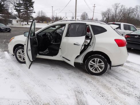 Used 2013 Nissan Rogue SV image 9