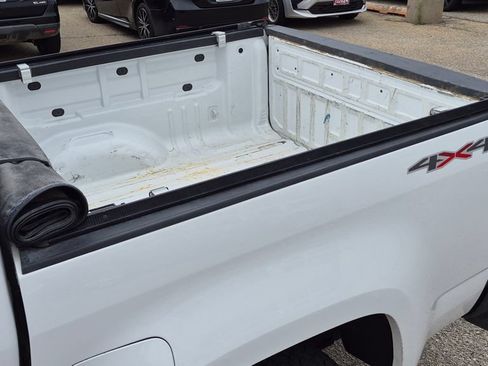 Used 2022 Chevrolet Colorado W/T AWD/4WD image 8