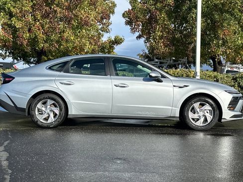 New 2026 Hyundai Sonata SE image 3