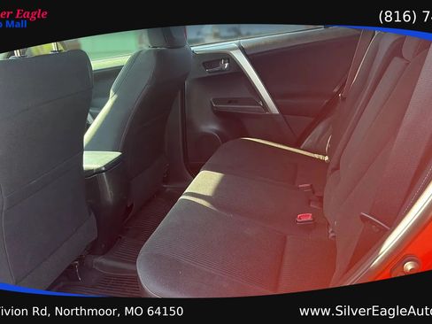 Used 2015 Toyota RAV4 XLE FWD image 11