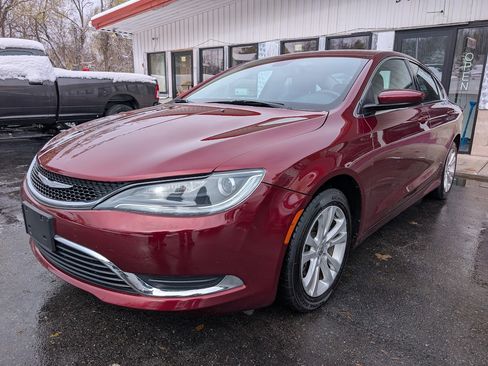 Used 2015 Chrysler 200 Limited w/ Convenience Group image 3