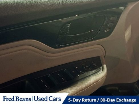 Used 2023 Honda Odyssey Touring image 11