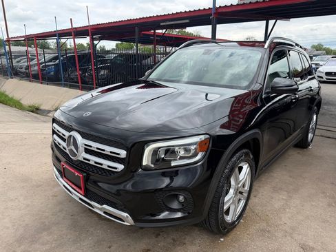 Used 2020 Mercedes-Benz GLB 250 w/ Premium Package image 5