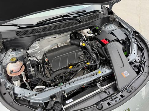 Used 2025 Buick Envista Sport Touring w/ Convenience I Package FWD image 17