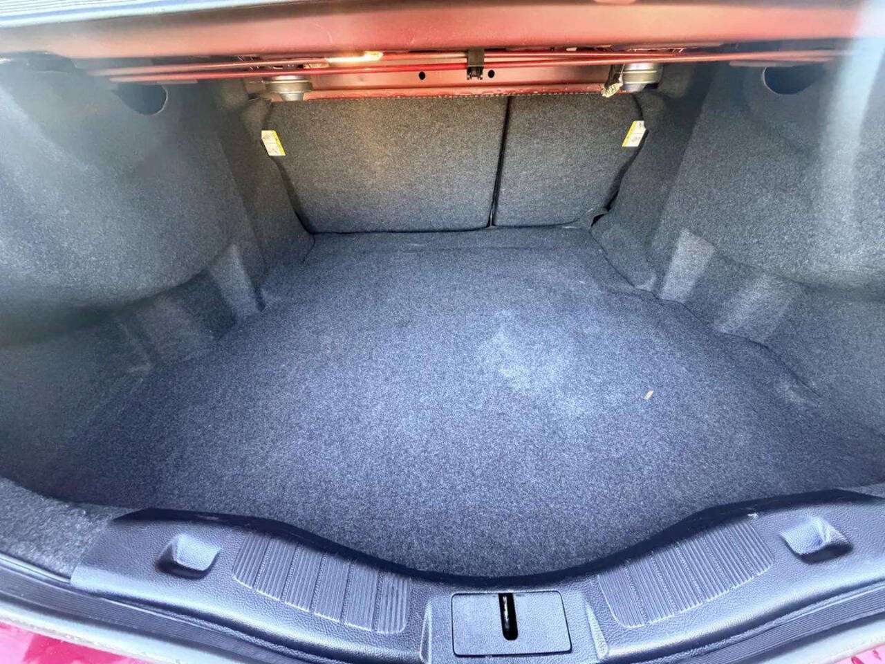 Used 2017 Ford Fusion SE w/ Equipment Group 201A FWD image 7