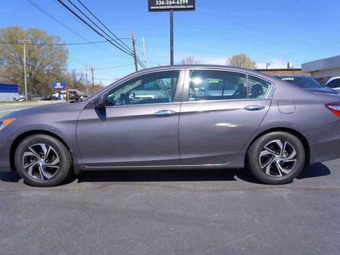 Used 2017 Honda Accord LX image 2