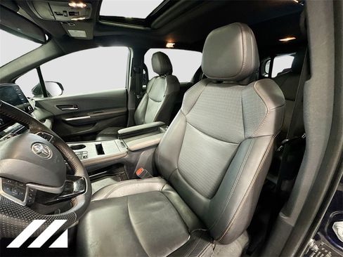 Used 2022 Toyota Sienna XSE image 22