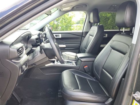 Certified 2023 Ford Explorer XLT w/ Equipment Group 202A AWD/4WD image 12