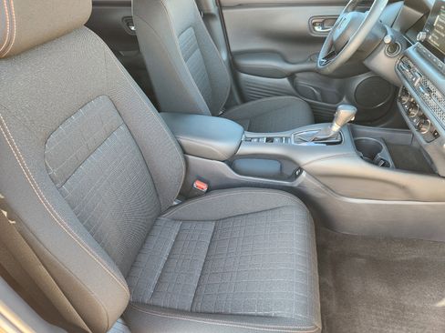 Used 2023 Honda HR-V Sport image 14