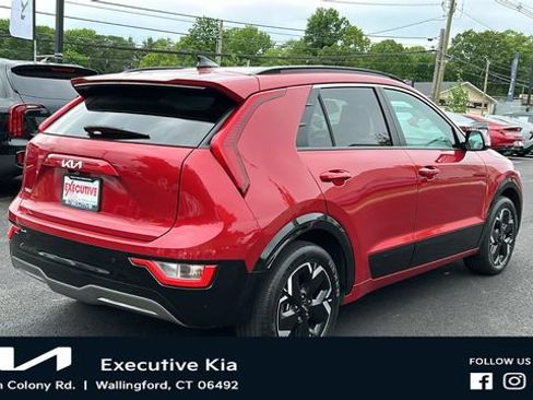 Certified 2023 Kia Niro Wind w/ Wind Preserve Package FWD image 4