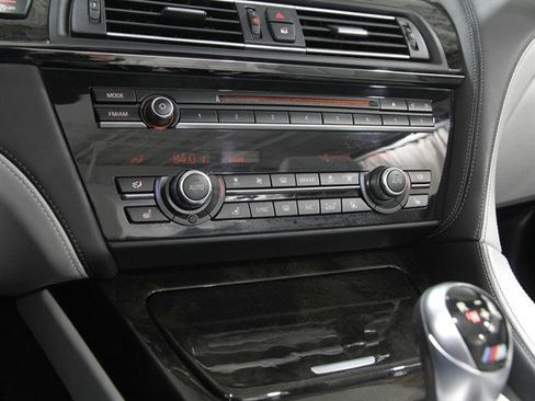 Used 2016 BMW M6 Convertible image 15