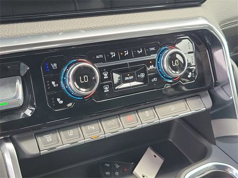 New 2025 GMC Sierra 2500 Denali w/ Denali Reserve Package image 16