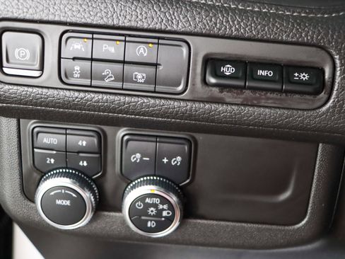 Used 2023 GMC Yukon Denali AWD/4WD image 23