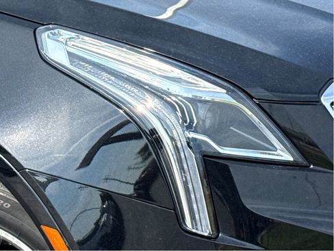 Used 2018 Cadillac XT5 Premium Luxury FWD image 5