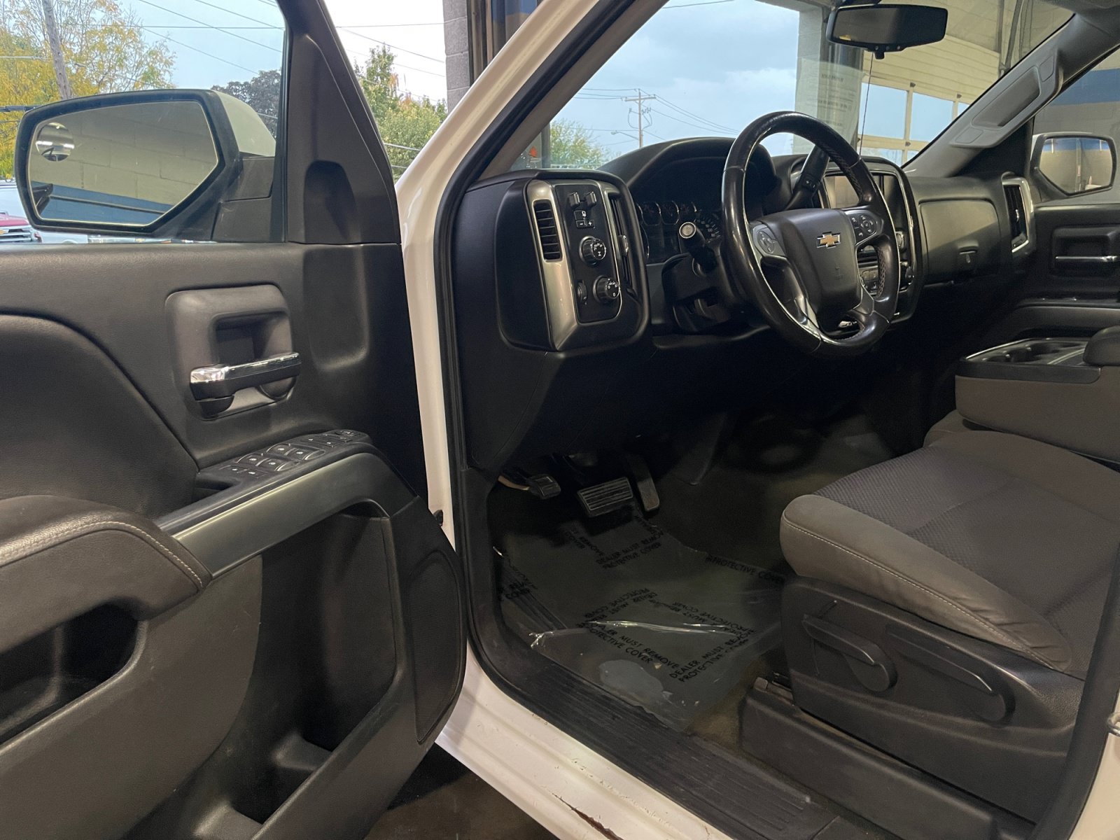 Used 2017 Chevrolet Silverado 1500 LT w/ Trailering Package AWD/4WD image 18