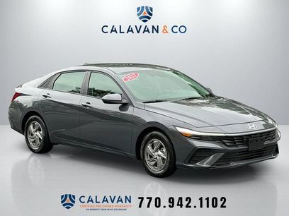 Used 2025 Hyundai Elantra SE w/ Cargo Package