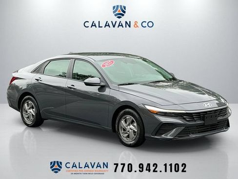 Used 2025 Hyundai Elantra SE w/ Cargo Package FWD image 1