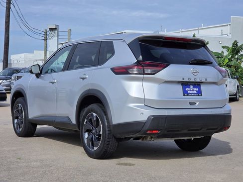 Used 2025 Nissan Rogue SV FWD image 7