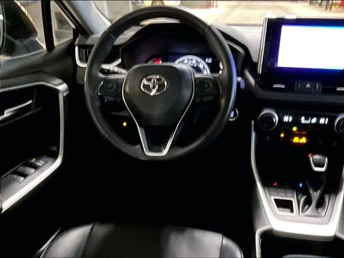 Used 2023 Toyota RAV4 XLE Premium image 17