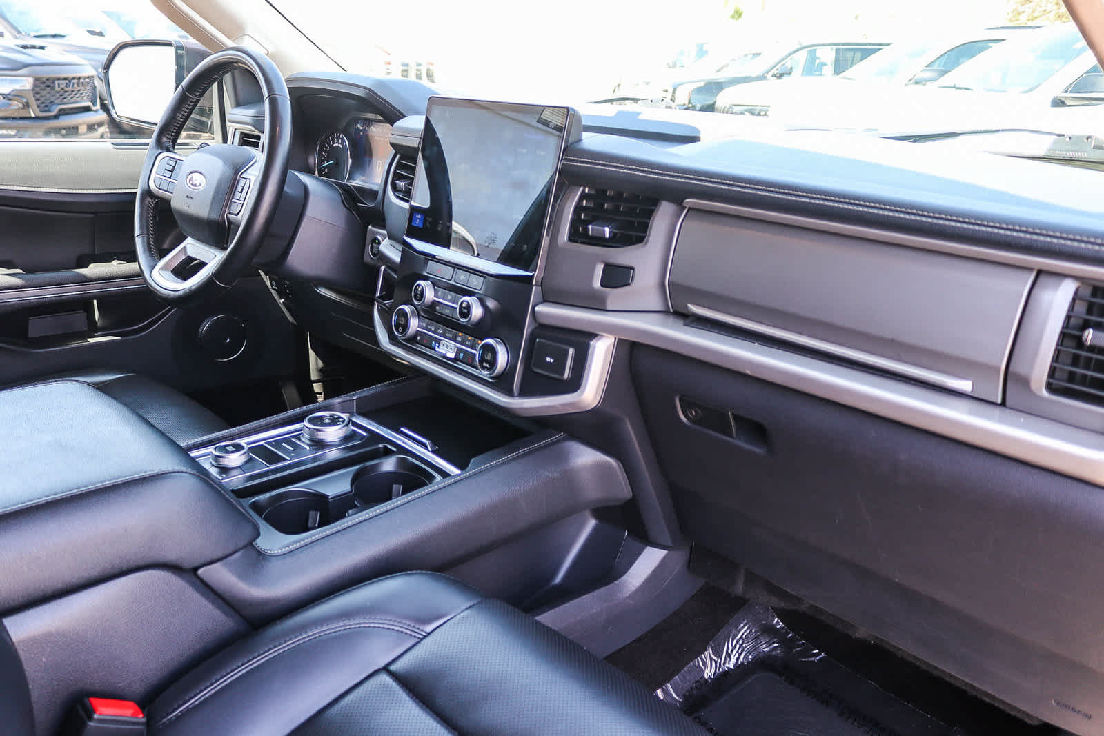 Used 2022 Ford Expedition XLT AWD/4WD image 15