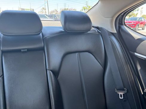 Used 2025 Genesis G70 2.5T RWD image 38