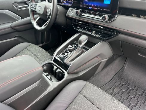 Used 2025 Chevrolet Colorado Z71 w/ Technology Package image 17