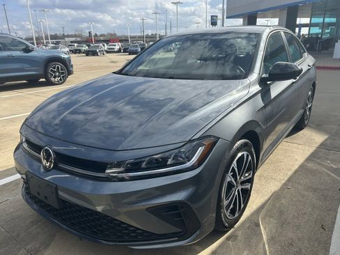 Used 2025 Volkswagen Jetta Sport image 13