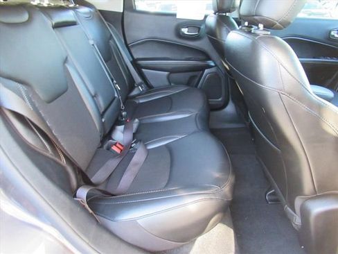 Used 2020 Jeep Compass Latitude FWD image 32