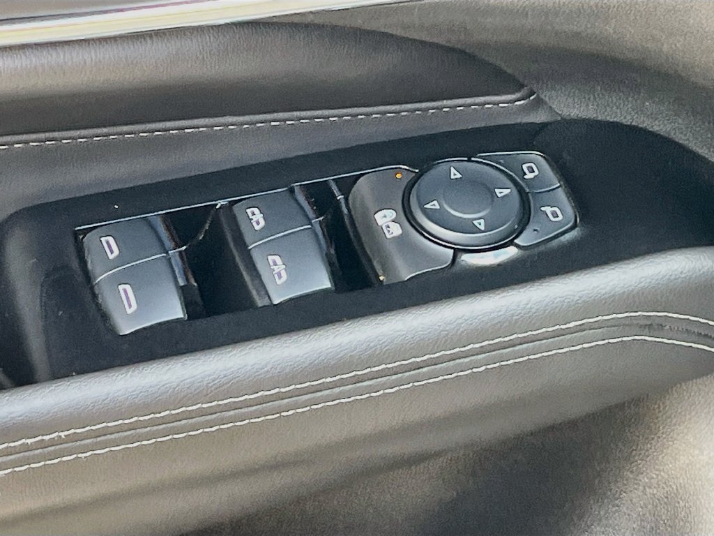 Used 2025 Cadillac CT4 Luxury w/ Cold Weather Package RWD image 18