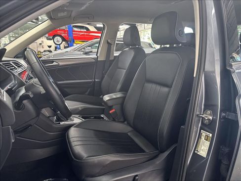 Used 2023 Volkswagen Tiguan SE FWD image 24