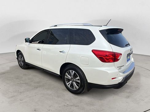 Used 2017 Nissan Pathfinder SL w/ SL Premium Package image 4
