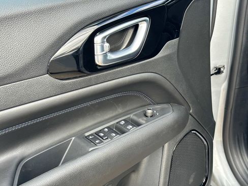 New 2026 Jeep Compass Latitude image 17