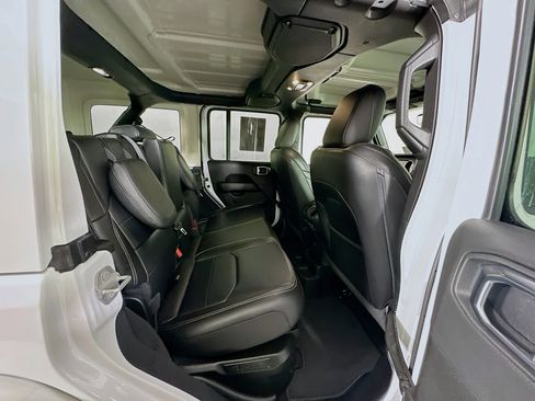 Used 2023 Jeep Wrangler Sahara w/ Cold Weather Group image 29