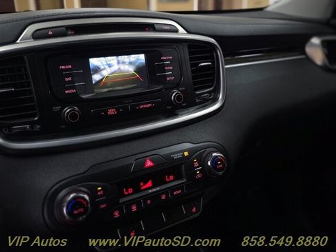 Used 2016 Kia Sorento EX FWD image 18