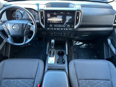 Certified 2025 Nissan Frontier SV AWD/4WD image 15