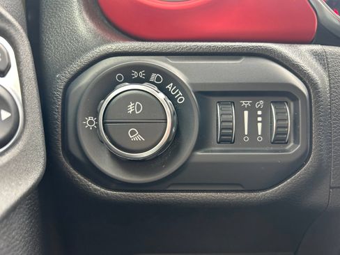 Used 2022 Jeep Gladiator Rubicon w/ LED Lighting Group AWD/4WD image 17