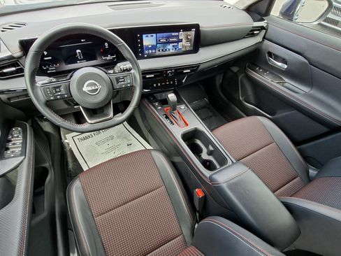Used 2025 Nissan Kicks SR FWD image 19